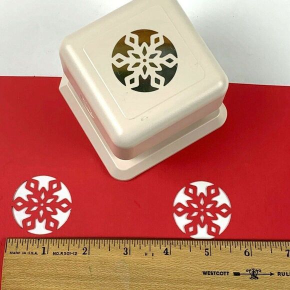 Martha Stewart Magnetic Punch Skylands Snowflake All Over The Page Winter - Picture 1 of 8